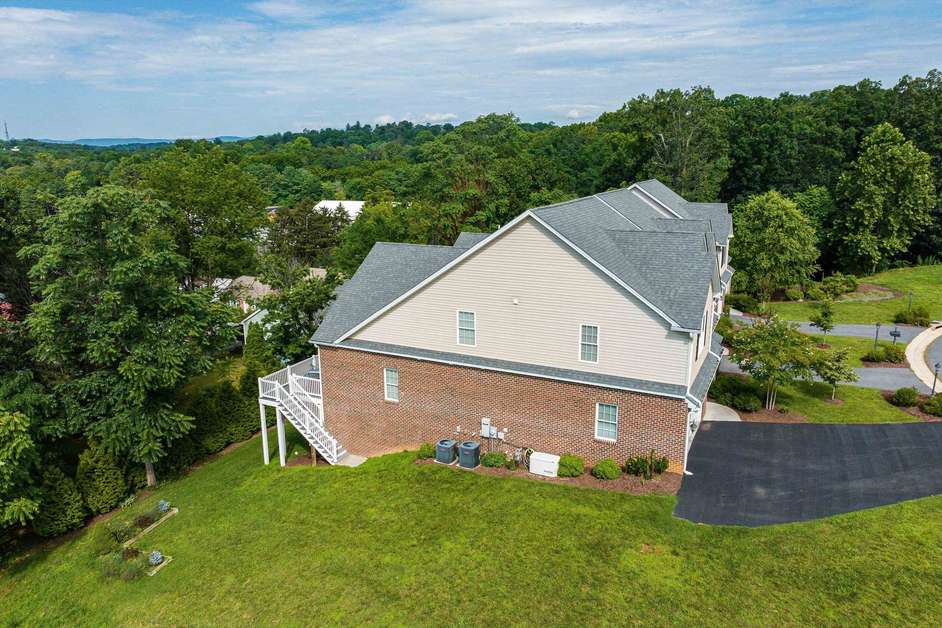 229 FOREST RIDGE RD, STAUNTON, Virginia 24401, 4 Bedrooms Bedrooms, ,2 BathroomsBathrooms,Residential,229 FOREST RIDGE RD,666958 MLS # 666958