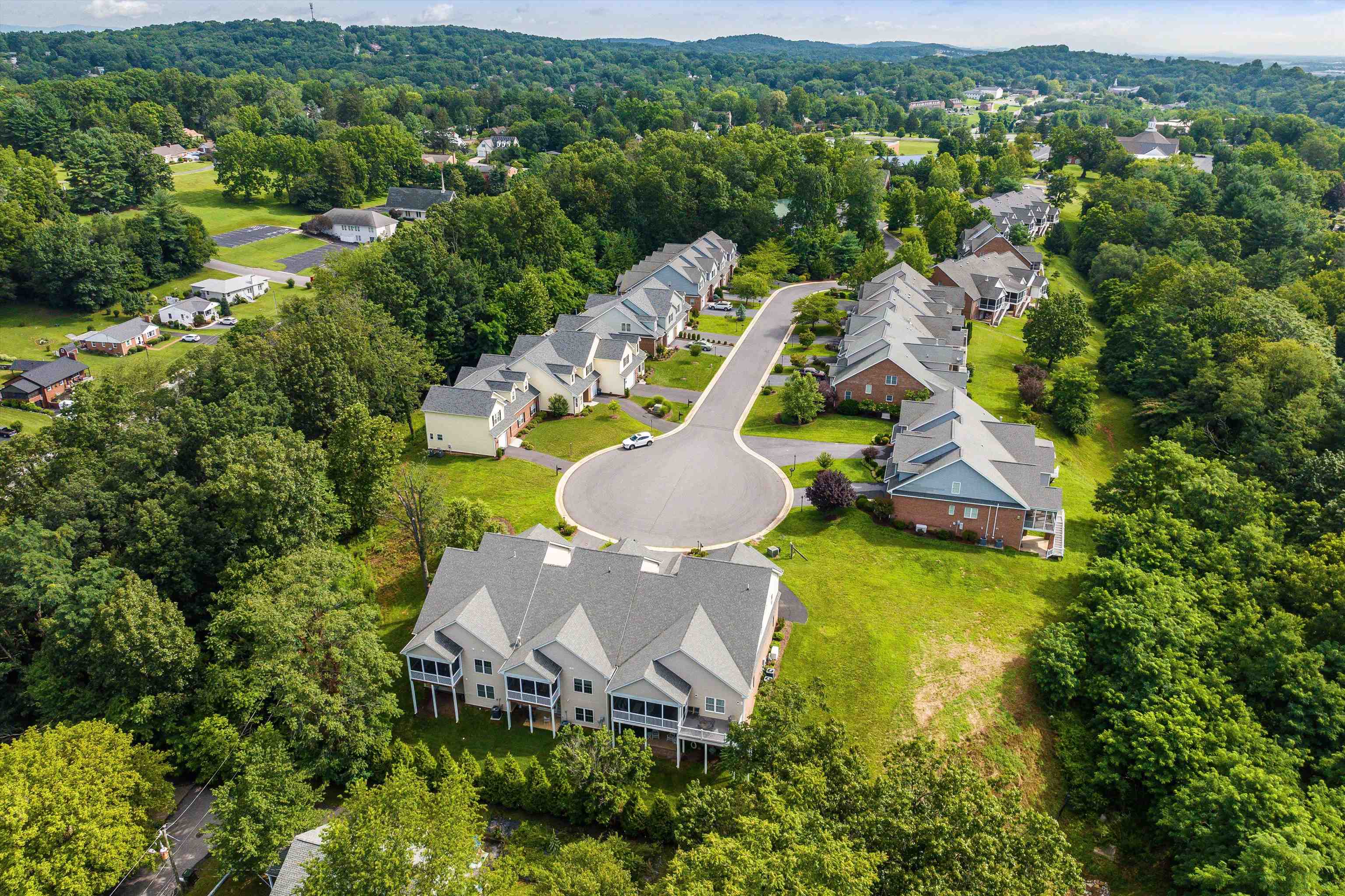229 FOREST RIDGE RD, STAUNTON, Virginia 24401, 4 Bedrooms Bedrooms, ,2 BathroomsBathrooms,Residential,229 FOREST RIDGE RD,666958 MLS # 666958