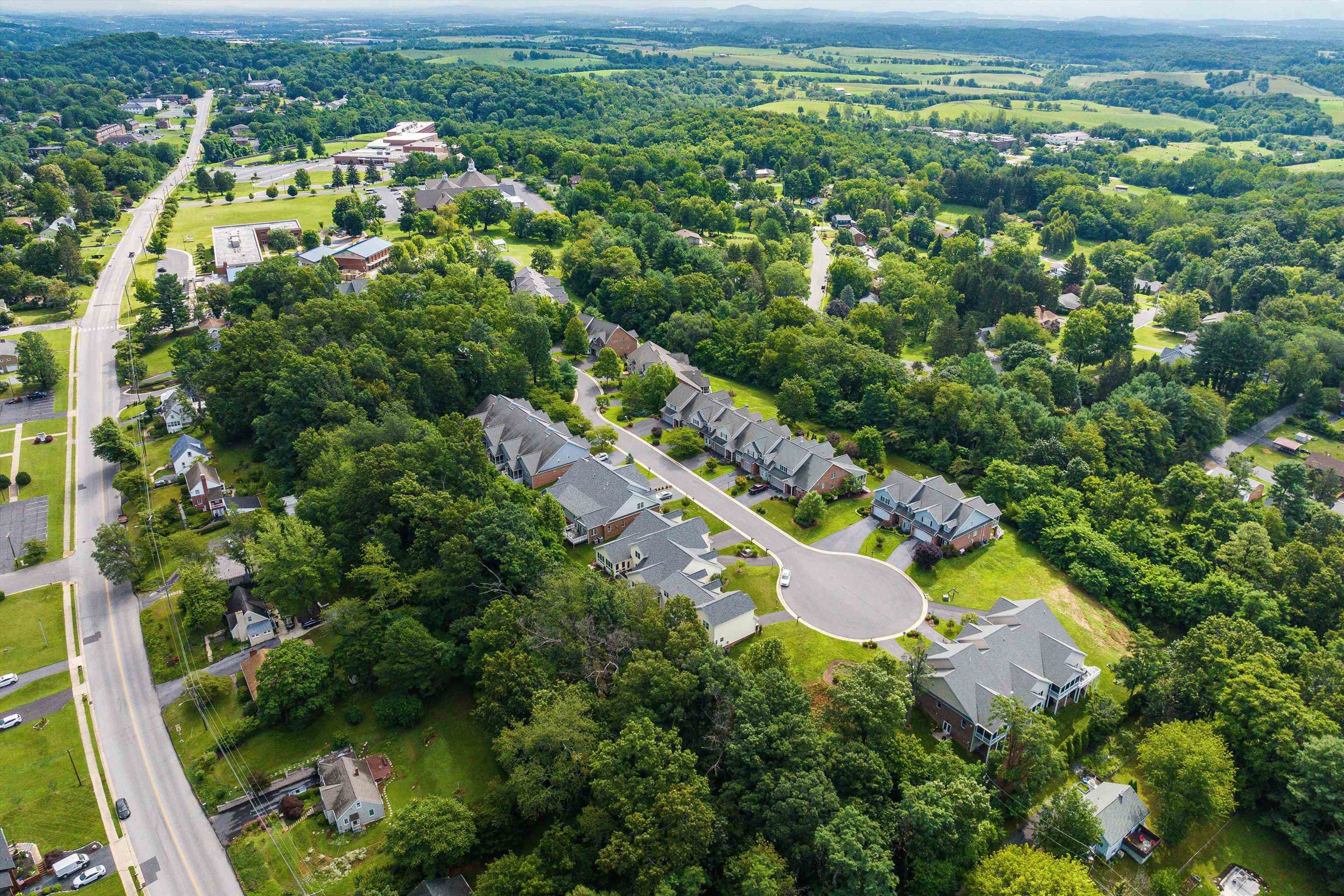 229 FOREST RIDGE RD, STAUNTON, Virginia 24401, 4 Bedrooms Bedrooms, ,2 BathroomsBathrooms,Residential,229 FOREST RIDGE RD,666958 MLS # 666958