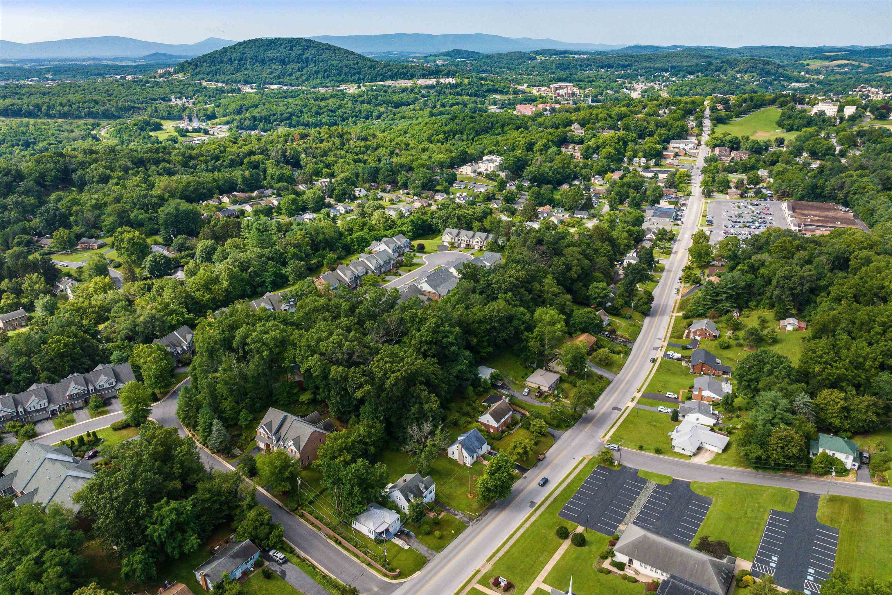 229 FOREST RIDGE RD, STAUNTON, Virginia 24401, 4 Bedrooms Bedrooms, ,2 BathroomsBathrooms,Residential,229 FOREST RIDGE RD,666958 MLS # 666958