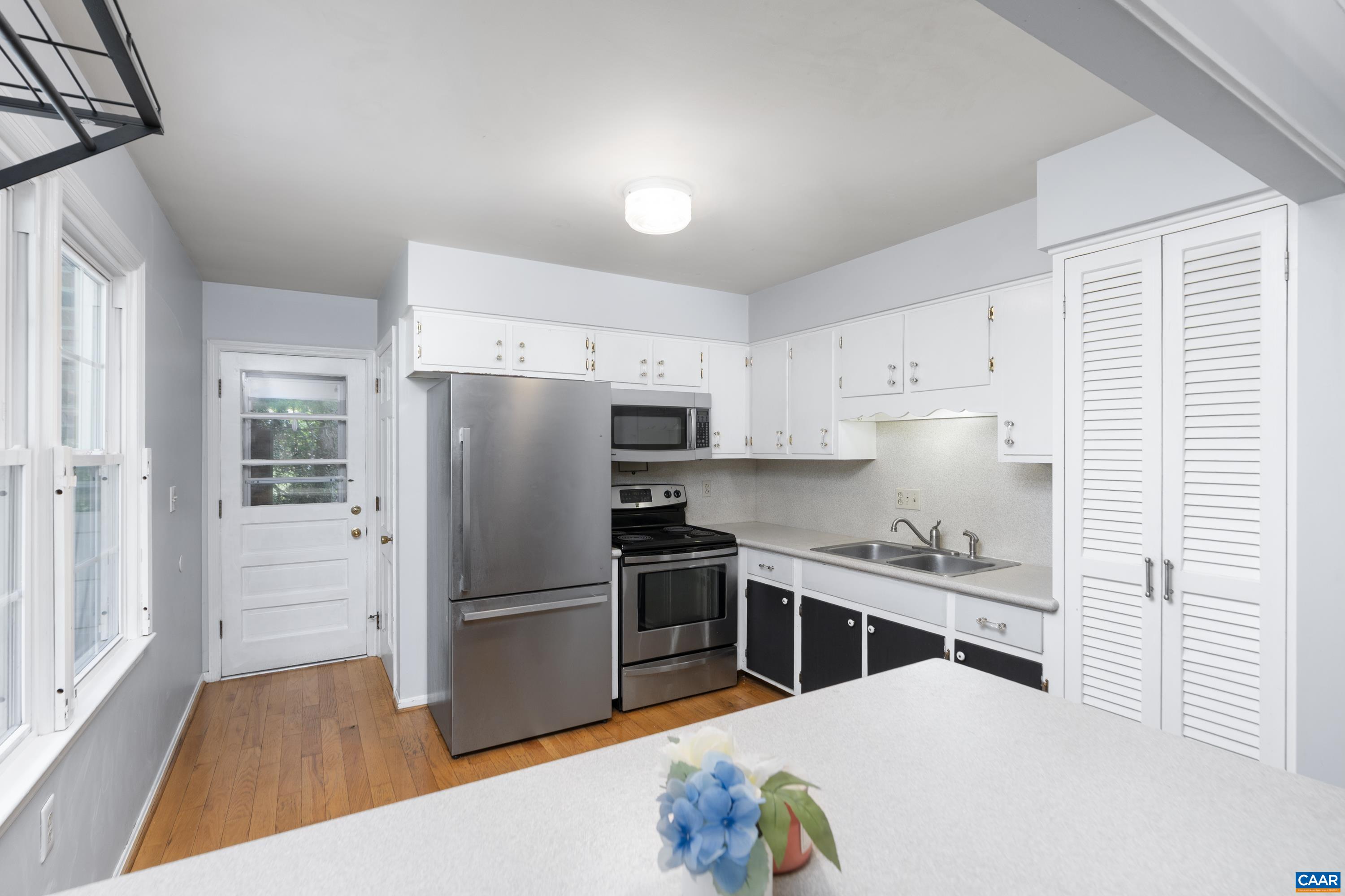 814 N COALTER ST, STAUNTON, Virginia 24401, 4 Bedrooms Bedrooms, ,3 BathroomsBathrooms,Residential,814 N COALTER ST,666960 MLS # 666960