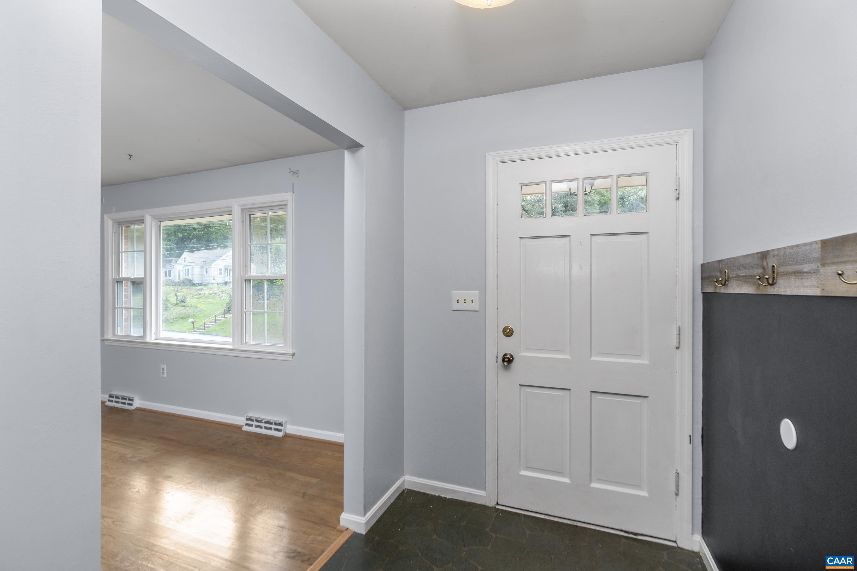 814 N COALTER ST, STAUNTON, Virginia 24401, 4 Bedrooms Bedrooms, ,3 BathroomsBathrooms,Residential,814 N COALTER ST,666960 MLS # 666960