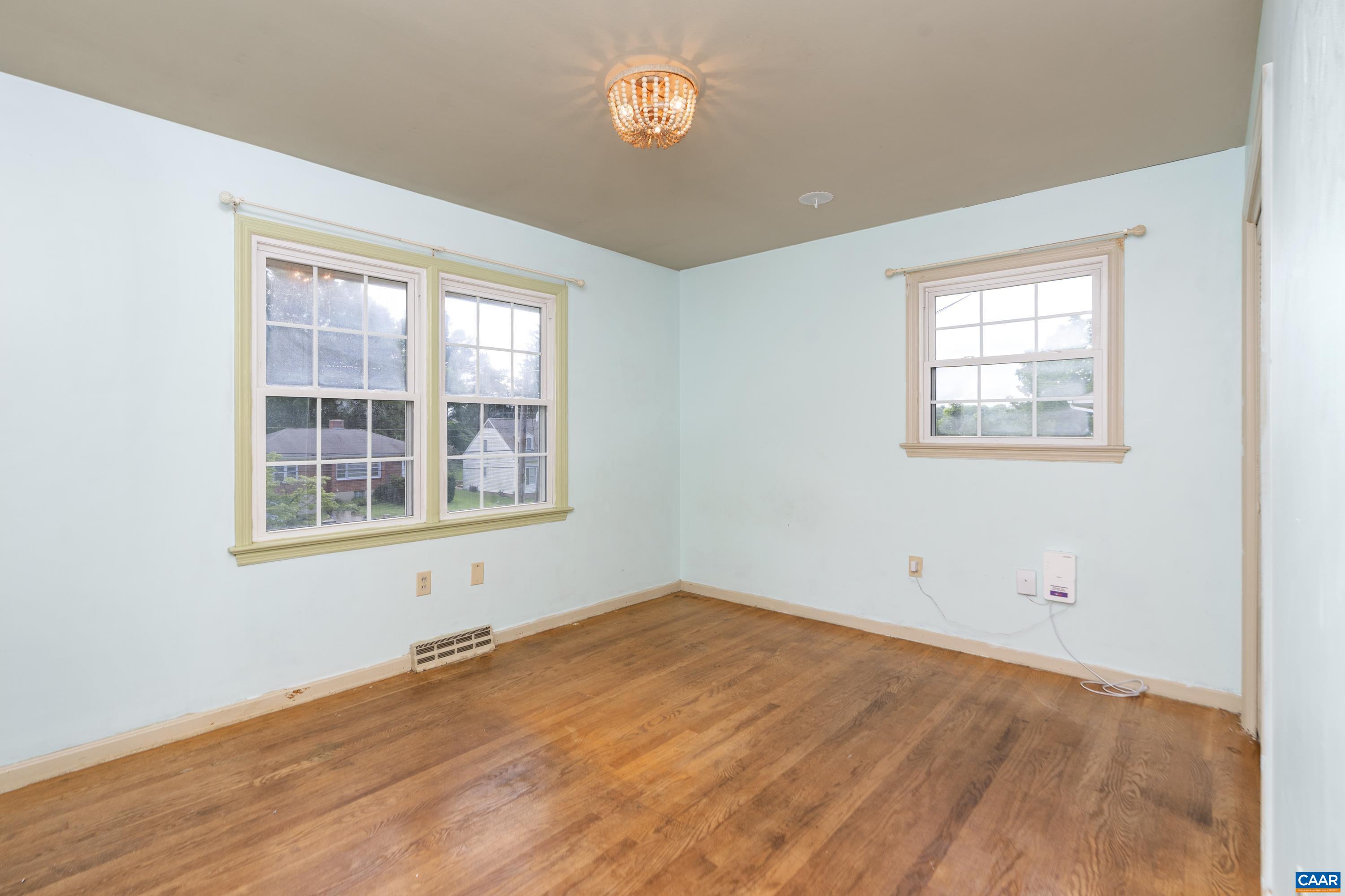 814 N COALTER ST, STAUNTON, Virginia 24401, 4 Bedrooms Bedrooms, ,3 BathroomsBathrooms,Residential,814 N COALTER ST,666960 MLS # 666960