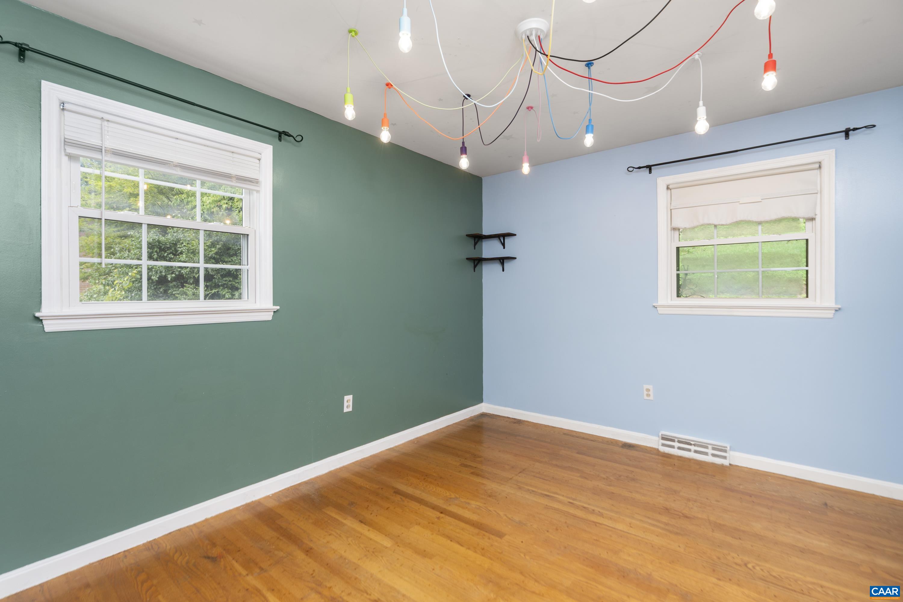 814 N COALTER ST, STAUNTON, Virginia 24401, 4 Bedrooms Bedrooms, ,3 BathroomsBathrooms,Residential,814 N COALTER ST,666960 MLS # 666960