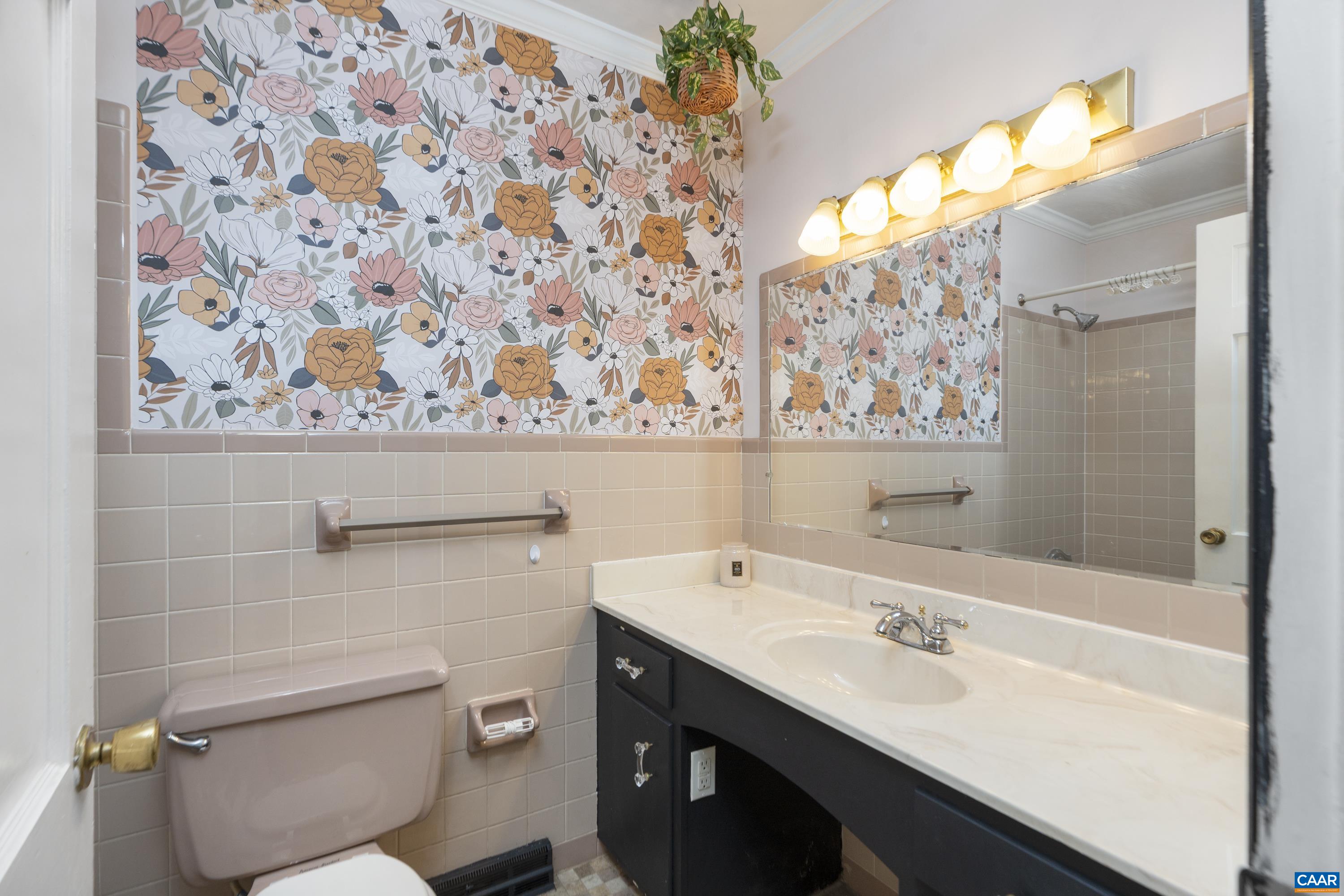 814 N COALTER ST, STAUNTON, Virginia 24401, 4 Bedrooms Bedrooms, ,3 BathroomsBathrooms,Residential,814 N COALTER ST,666960 MLS # 666960
