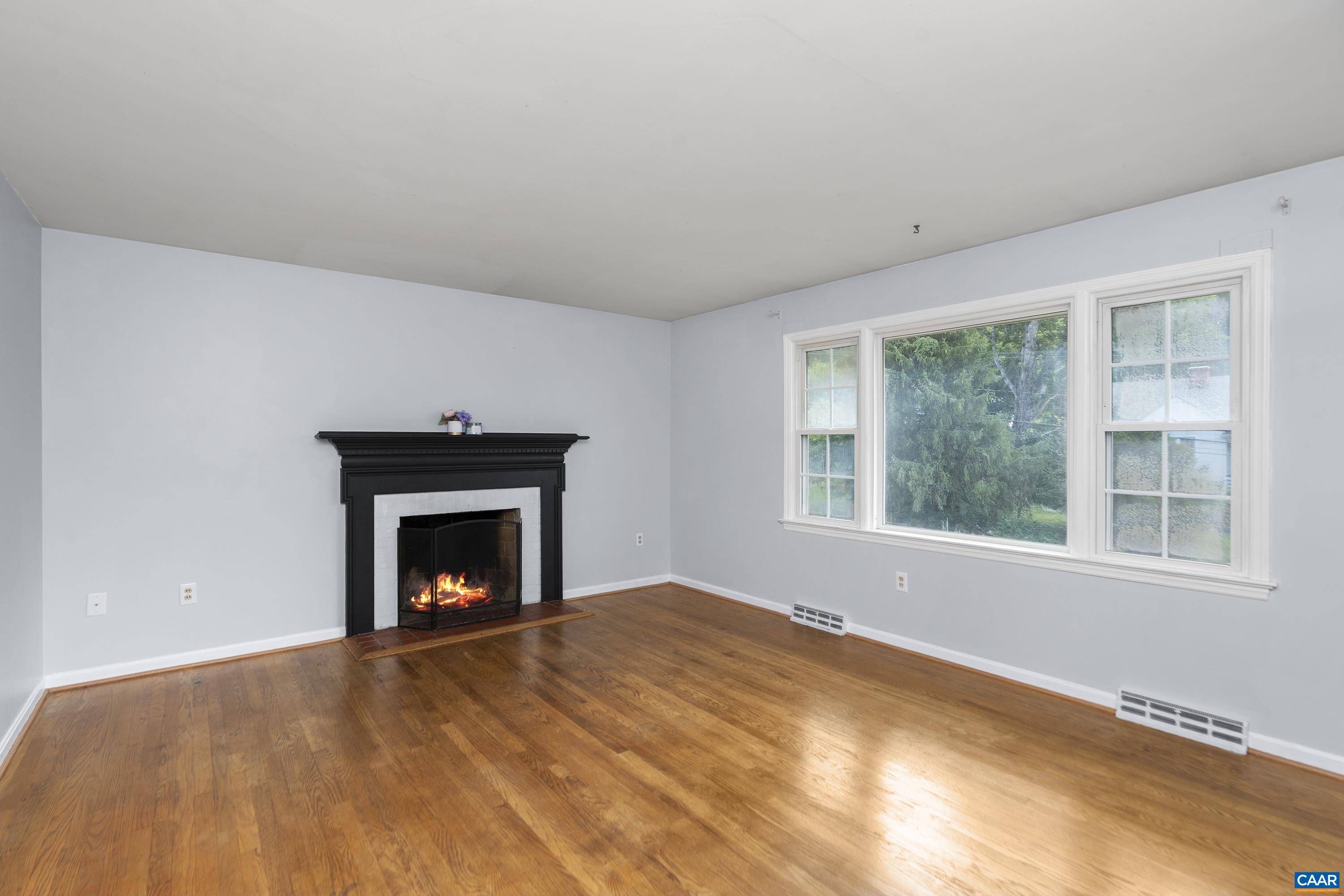 814 N COALTER ST, STAUNTON, Virginia 24401, 4 Bedrooms Bedrooms, ,3 BathroomsBathrooms,Residential,814 N COALTER ST,666960 MLS # 666960