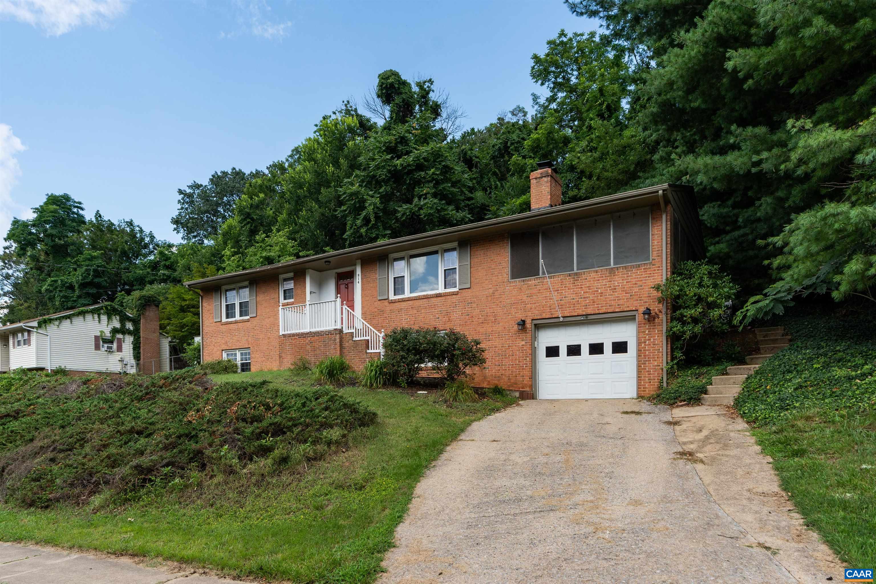814 N COALTER ST, STAUNTON, Virginia 24401, 4 Bedrooms Bedrooms, ,3 BathroomsBathrooms,Residential,814 N COALTER ST,666960 MLS # 666960