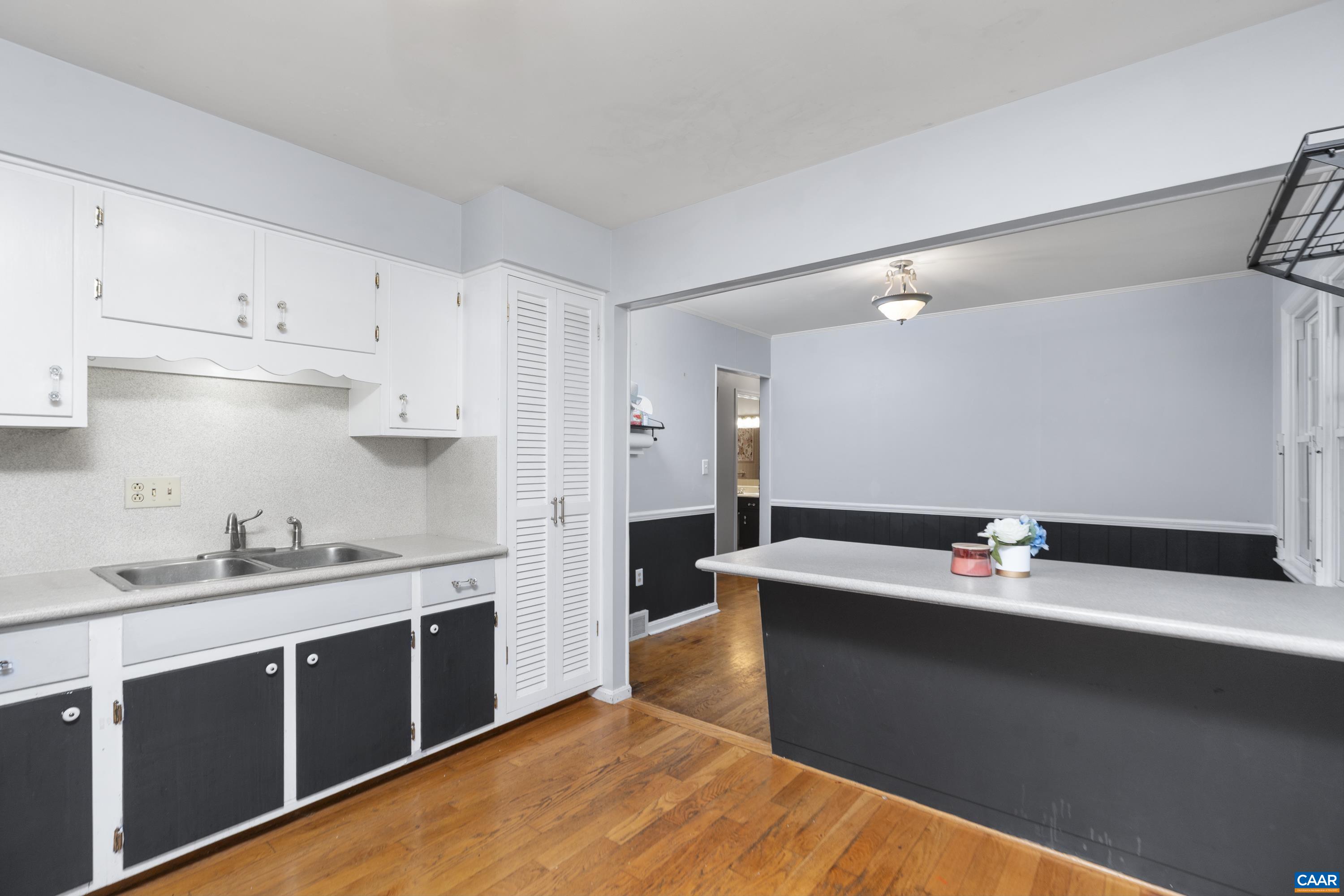 814 N COALTER ST, STAUNTON, Virginia 24401, 4 Bedrooms Bedrooms, ,3 BathroomsBathrooms,Residential,814 N COALTER ST,666960 MLS # 666960