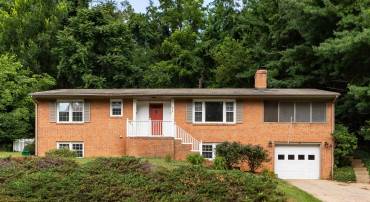 814 N COALTER ST, STAUNTON, Virginia 24401, 4 Bedrooms Bedrooms, ,3 BathroomsBathrooms,Residential,814 N COALTER ST,666960 MLS # 666960