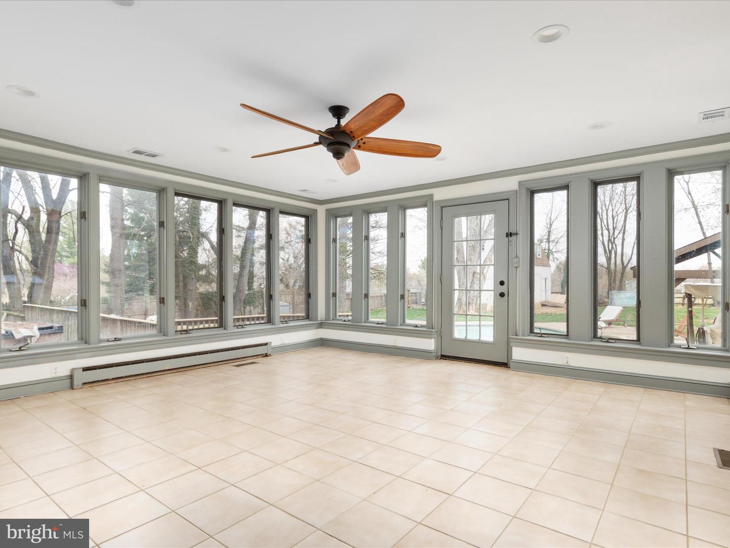 60 N TAVENNER LN, HAMILTON, Virginia 20158, 4 Bedrooms Bedrooms, 9 Rooms Rooms,3 BathroomsBathrooms,Residential,For sale,60 N TAVENNER LN,VALO2091834 MLS # VALO2091834