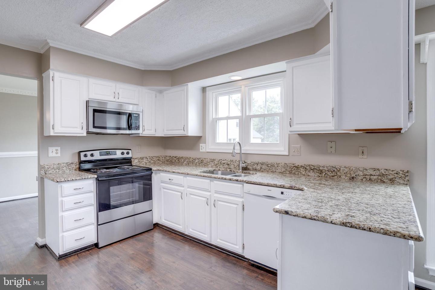 5616 SCHOOLFIELD CT, CENTREVILLE, Virginia 20120, 4 Bedrooms Bedrooms, ,2 BathroomsBathrooms,Residential,For sale,5616 SCHOOLFIELD CT,VAFX2235818 MLS # VAFX2235818