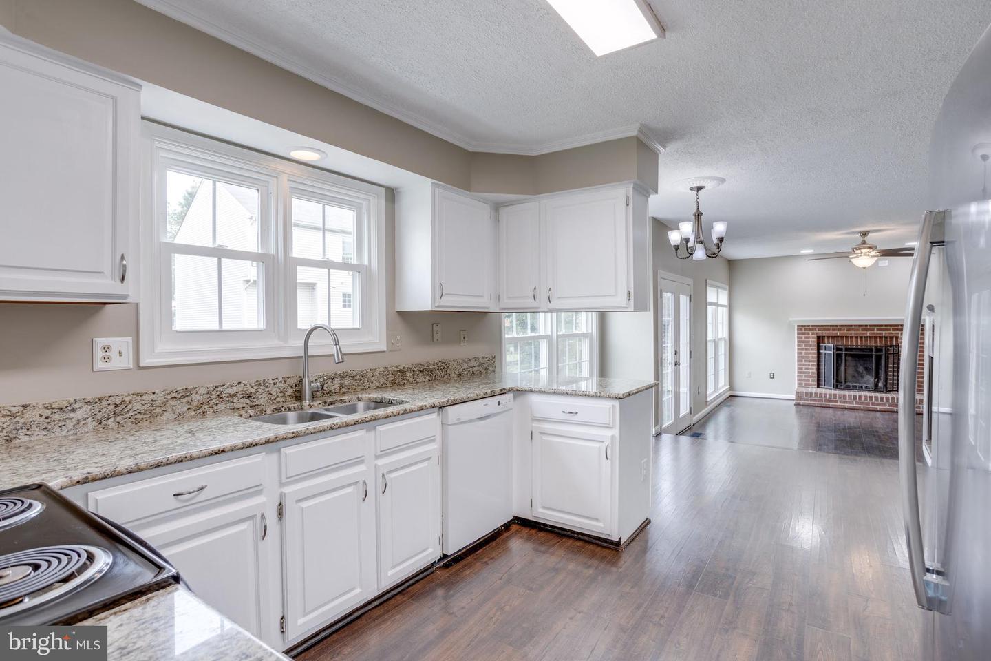 5616 SCHOOLFIELD CT, CENTREVILLE, Virginia 20120, 4 Bedrooms Bedrooms, ,2 BathroomsBathrooms,Residential,For sale,5616 SCHOOLFIELD CT,VAFX2235818 MLS # VAFX2235818