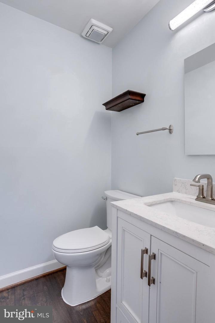 5616 SCHOOLFIELD CT, CENTREVILLE, Virginia 20120, 4 Bedrooms Bedrooms, ,2 BathroomsBathrooms,Residential,For sale,5616 SCHOOLFIELD CT,VAFX2235818 MLS # VAFX2235818