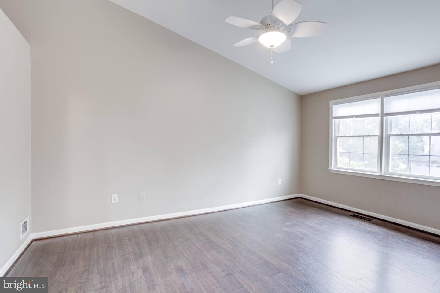 5616 SCHOOLFIELD CT, CENTREVILLE, Virginia 20120, 4 Bedrooms Bedrooms, ,2 BathroomsBathrooms,Residential,For sale,5616 SCHOOLFIELD CT,VAFX2235818 MLS # VAFX2235818
