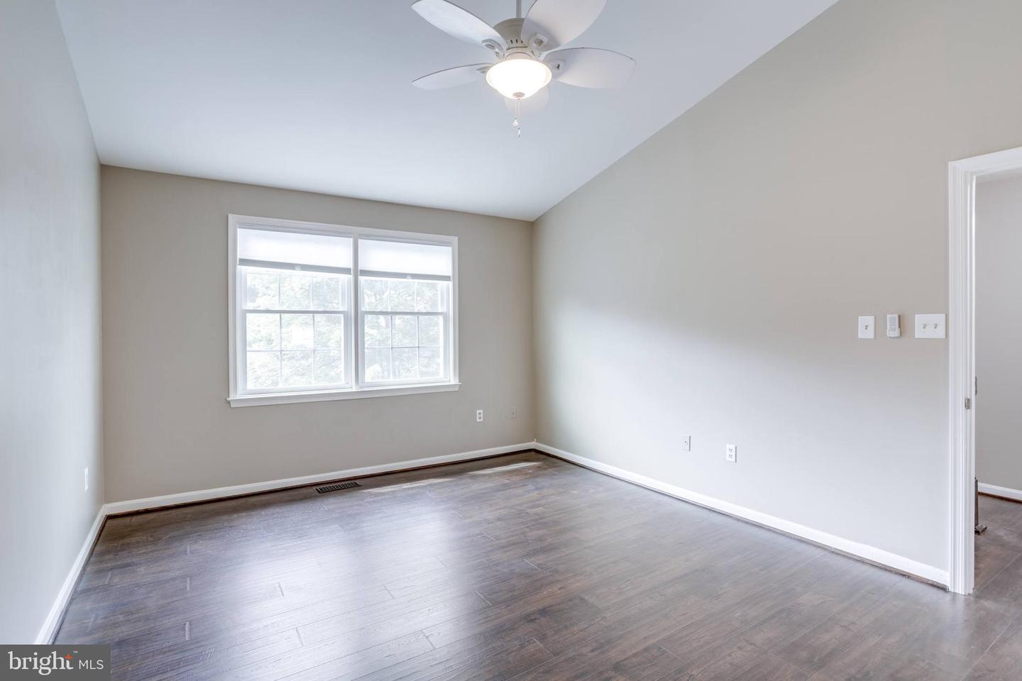 5616 SCHOOLFIELD CT, CENTREVILLE, Virginia 20120, 4 Bedrooms Bedrooms, ,2 BathroomsBathrooms,Residential,For sale,5616 SCHOOLFIELD CT,VAFX2235818 MLS # VAFX2235818