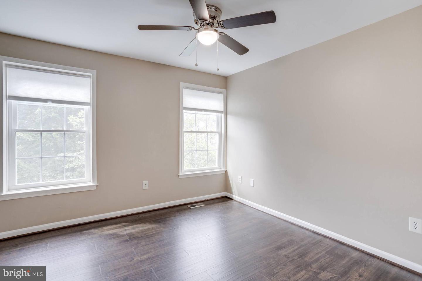 5616 SCHOOLFIELD CT, CENTREVILLE, Virginia 20120, 4 Bedrooms Bedrooms, ,2 BathroomsBathrooms,Residential,For sale,5616 SCHOOLFIELD CT,VAFX2235818 MLS # VAFX2235818