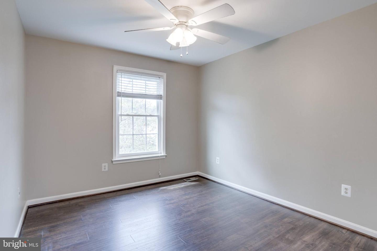 5616 SCHOOLFIELD CT, CENTREVILLE, Virginia 20120, 4 Bedrooms Bedrooms, ,2 BathroomsBathrooms,Residential,For sale,5616 SCHOOLFIELD CT,VAFX2235818 MLS # VAFX2235818