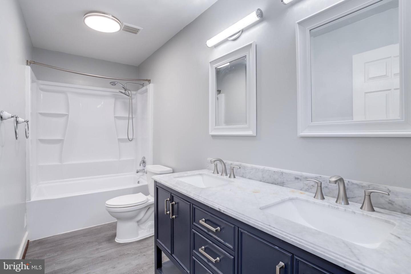 5616 SCHOOLFIELD CT, CENTREVILLE, Virginia 20120, 4 Bedrooms Bedrooms, ,2 BathroomsBathrooms,Residential,For sale,5616 SCHOOLFIELD CT,VAFX2235818 MLS # VAFX2235818