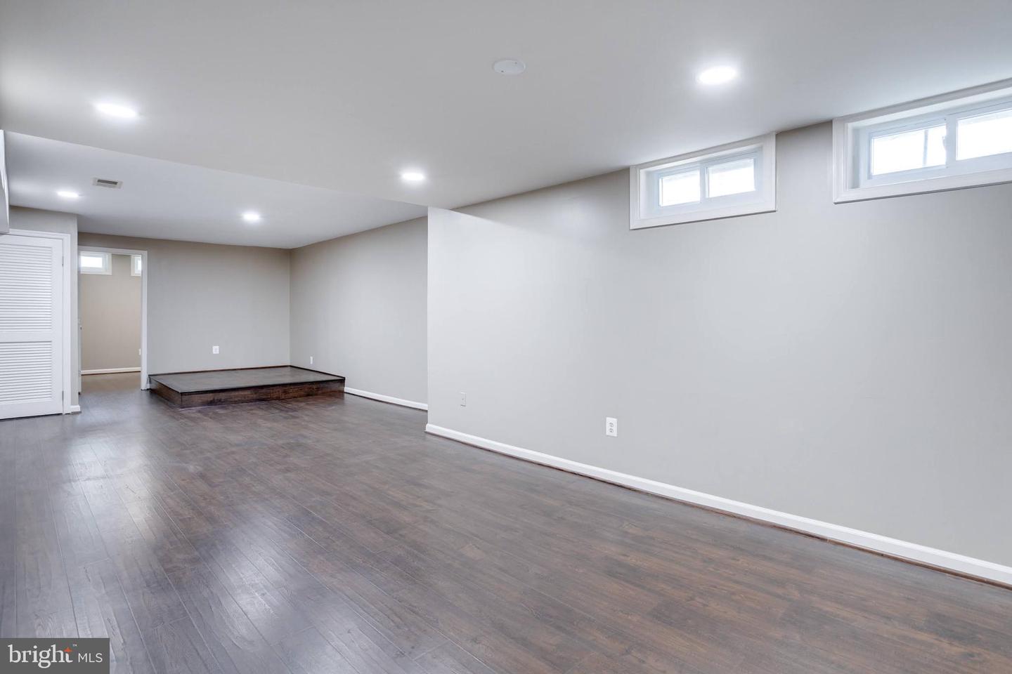 5616 SCHOOLFIELD CT, CENTREVILLE, Virginia 20120, 4 Bedrooms Bedrooms, ,2 BathroomsBathrooms,Residential,For sale,5616 SCHOOLFIELD CT,VAFX2235818 MLS # VAFX2235818