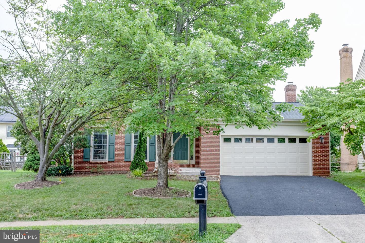 5616 SCHOOLFIELD CT, CENTREVILLE, Virginia 20120, 4 Bedrooms Bedrooms, ,2 BathroomsBathrooms,Residential,For sale,5616 SCHOOLFIELD CT,VAFX2235818 MLS # VAFX2235818