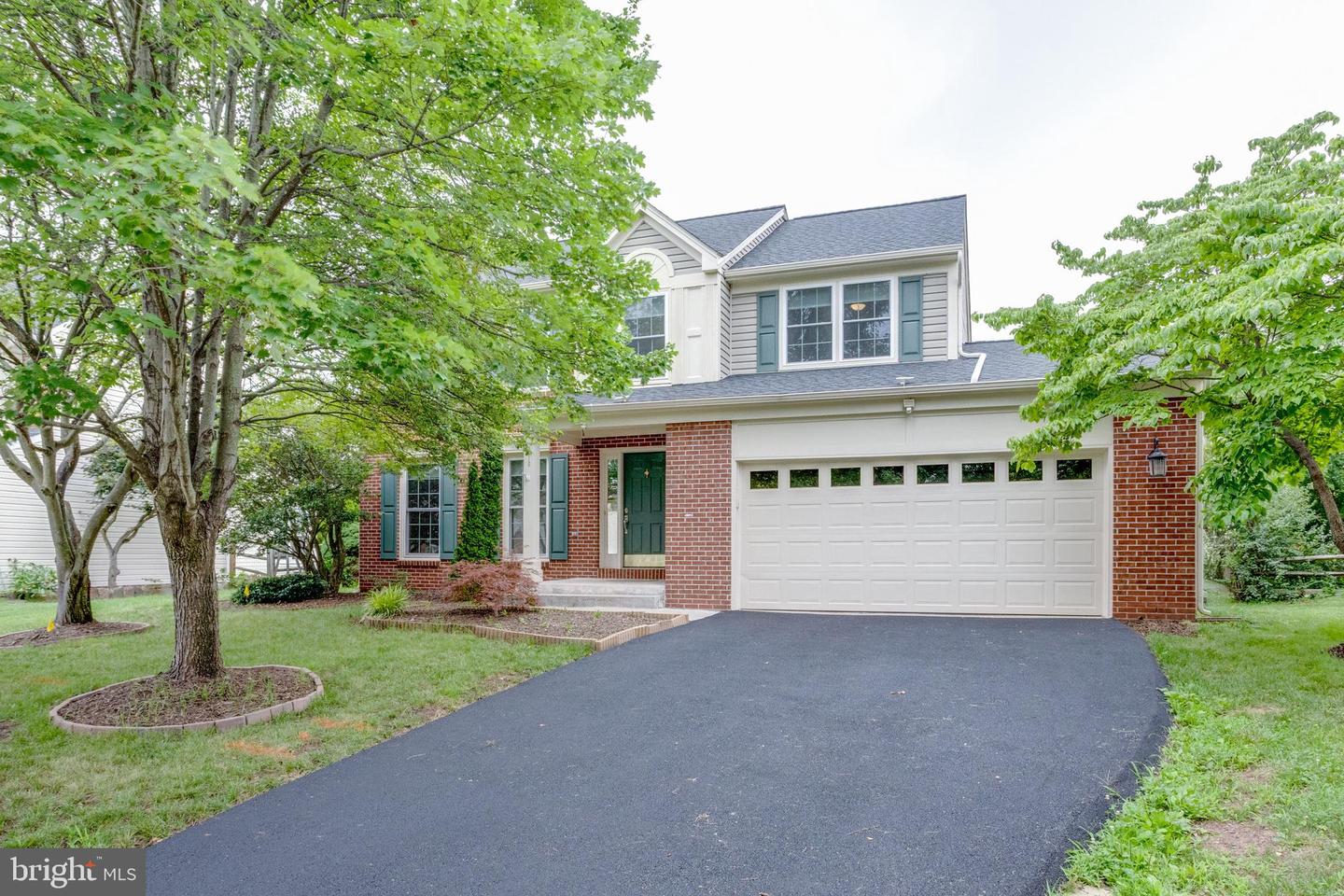 5616 SCHOOLFIELD CT, CENTREVILLE, Virginia 20120, 4 Bedrooms Bedrooms, ,2 BathroomsBathrooms,Residential,For sale,5616 SCHOOLFIELD CT,VAFX2235818 MLS # VAFX2235818