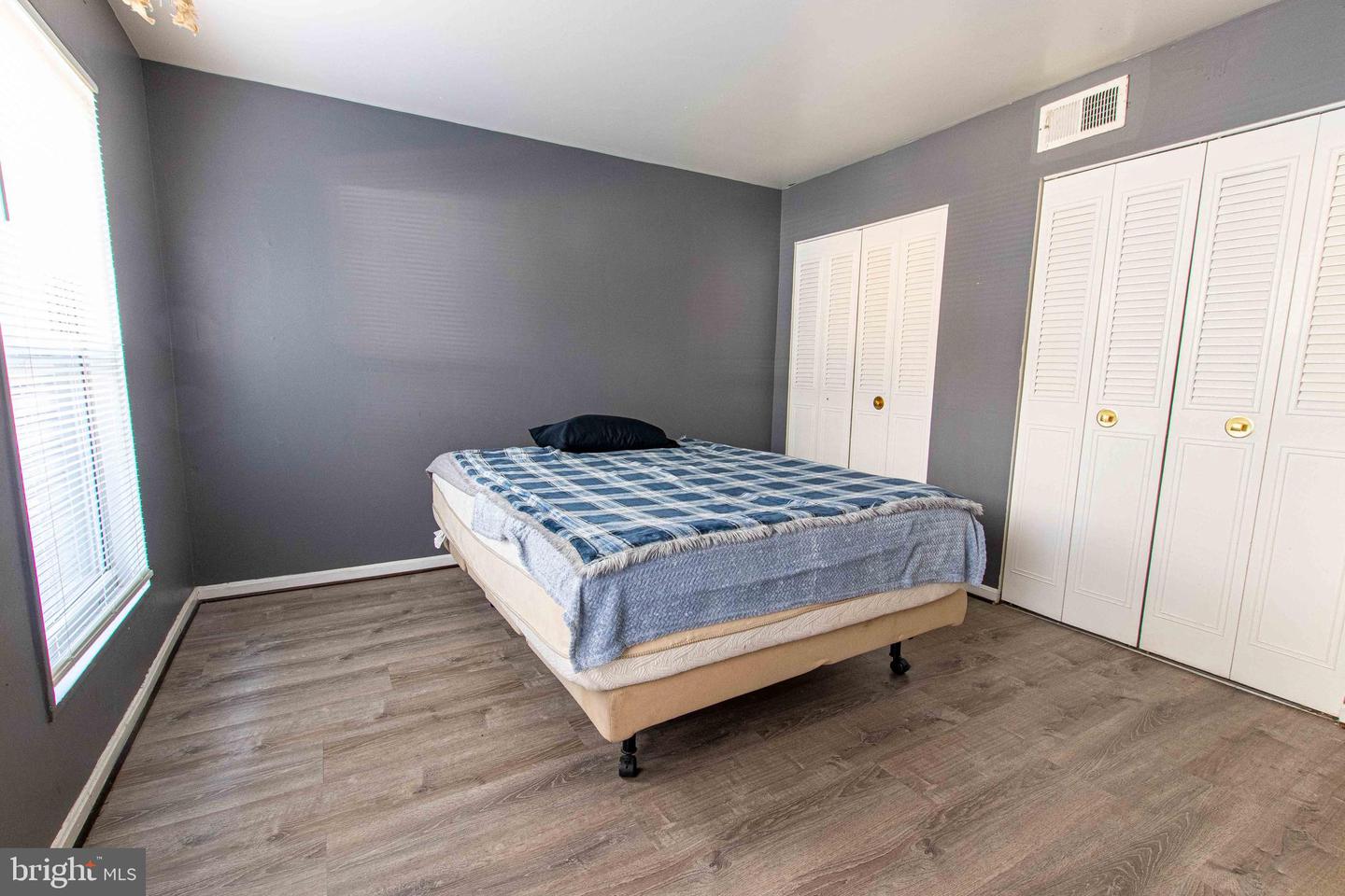 5 CANTERBURY SQ #201, ALEXANDRIA, Virginia 22304, 1 Bedroom Bedrooms, ,1 BathroomBathrooms,Residential,For sale,5 CANTERBURY SQ #201,VAAX2045492 MLS # VAAX2045492