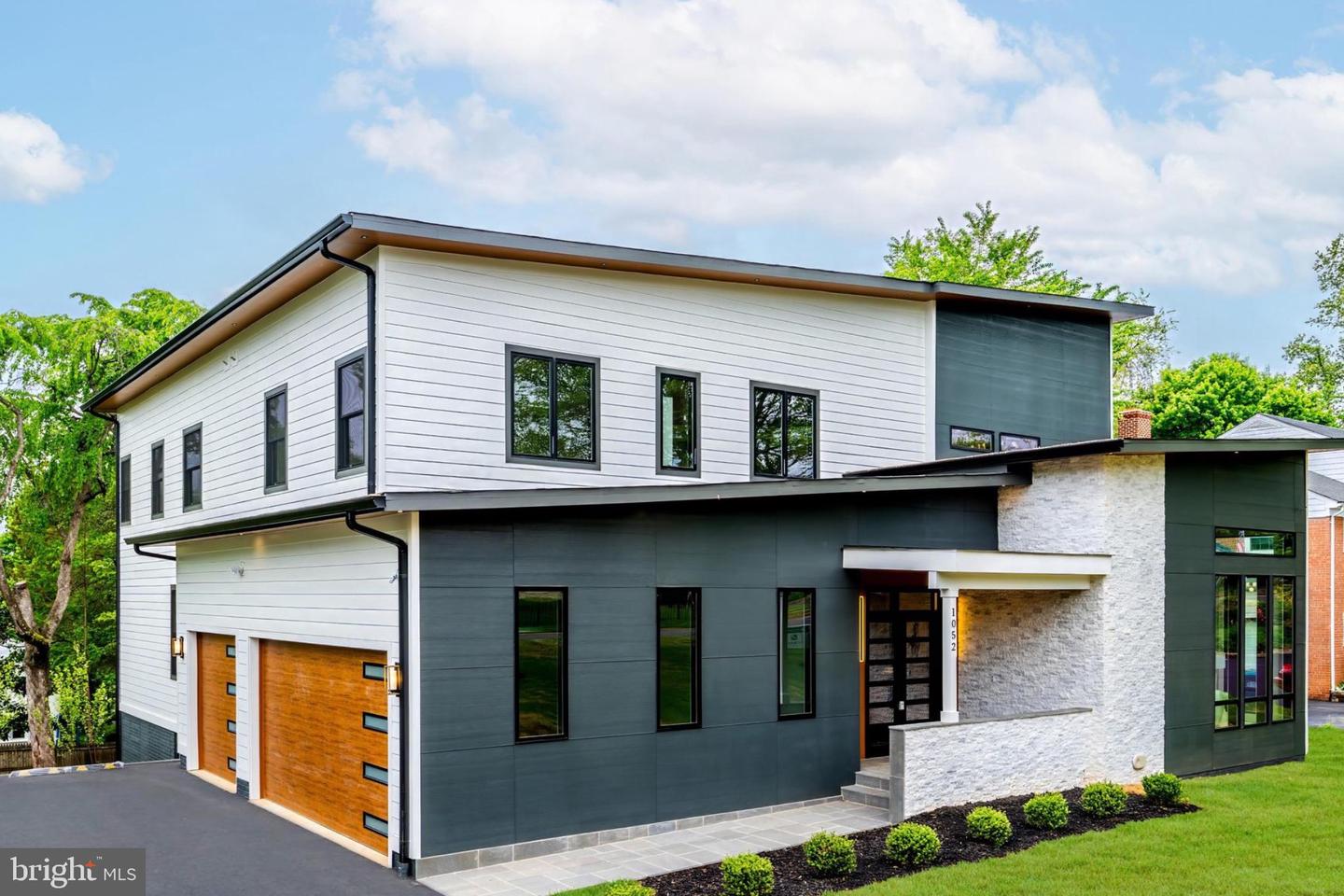 1052 BALLS HILL RD, MCLEAN, Virginia 22101, 6 Bedrooms Bedrooms, ,6 BathroomsBathrooms,Residential,For sale,1052 BALLS HILL RD,VAFX2243748 MLS # VAFX2243748