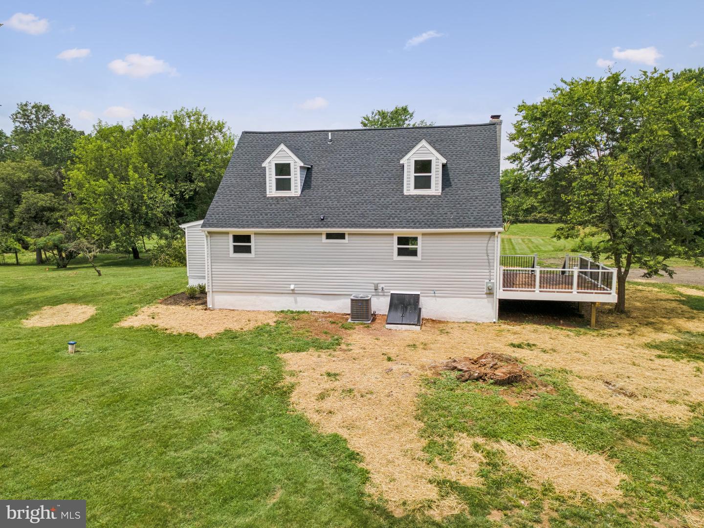 4509 CATLETT RD, MIDLAND, Virginia 22728, 5 Bedrooms Bedrooms, ,3 BathroomsBathrooms,Residential,For sale,4509 CATLETT RD,VAFQ2016870 MLS # VAFQ2016870
