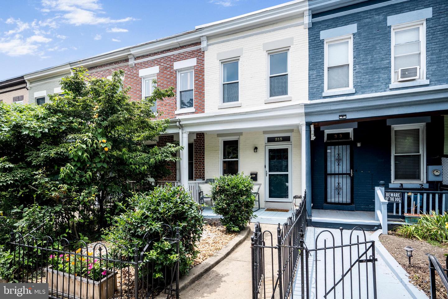 315 16TH ST SE, WASHINGTON, District Of Columbia 20003, 2 Bedrooms Bedrooms, ,2 BathroomsBathrooms,Residential,For sale,315 16TH ST SE,DCDC2204056 MLS # DCDC2204056