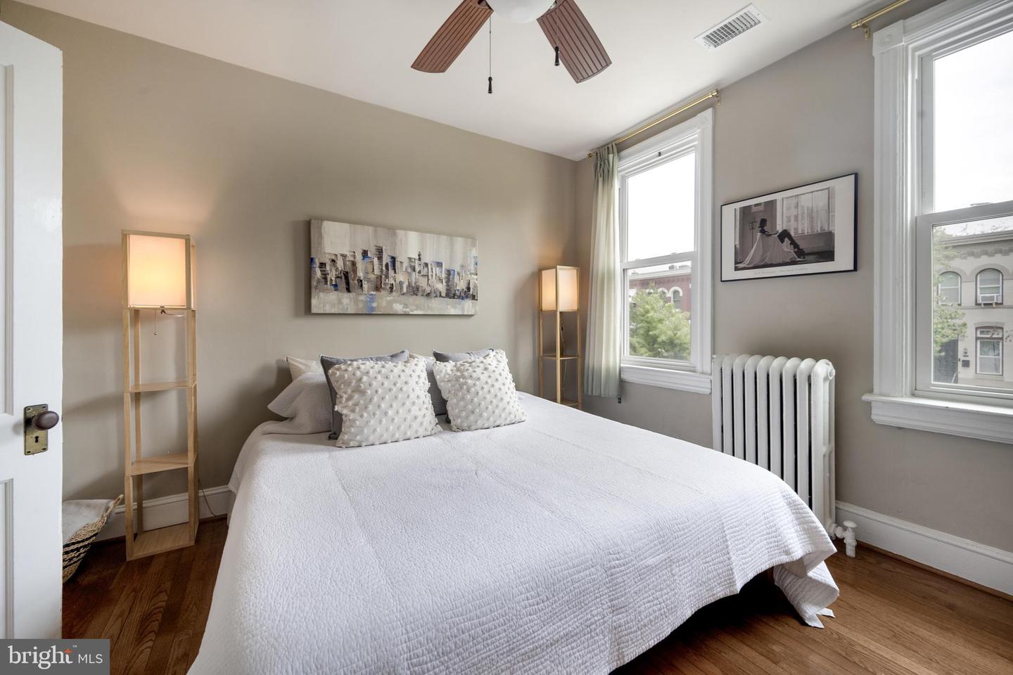 315 16TH ST SE, WASHINGTON, District Of Columbia 20003, 2 Bedrooms Bedrooms, ,2 BathroomsBathrooms,Residential,For sale,315 16TH ST SE,DCDC2204056 MLS # DCDC2204056