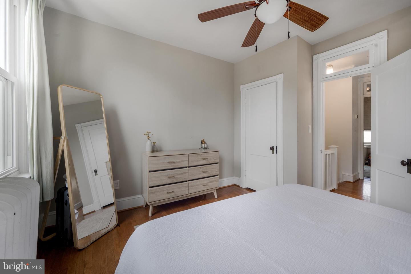 315 16TH ST SE, WASHINGTON, District Of Columbia 20003, 2 Bedrooms Bedrooms, ,2 BathroomsBathrooms,Residential,For sale,315 16TH ST SE,DCDC2204056 MLS # DCDC2204056