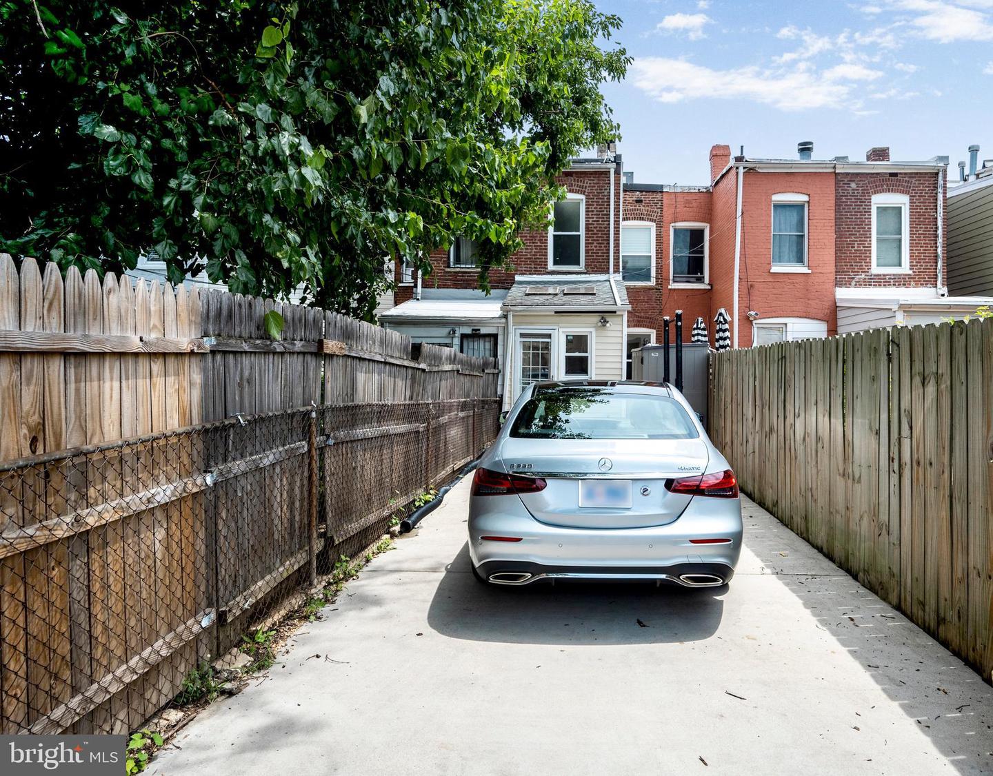 315 16TH ST SE, WASHINGTON, District Of Columbia 20003, 2 Bedrooms Bedrooms, ,2 BathroomsBathrooms,Residential,For sale,315 16TH ST SE,DCDC2204056 MLS # DCDC2204056