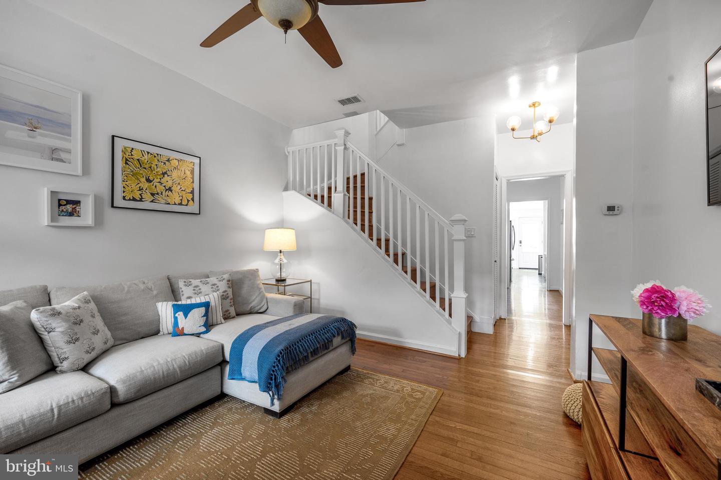 315 16TH ST SE, WASHINGTON, District Of Columbia 20003, 2 Bedrooms Bedrooms, ,2 BathroomsBathrooms,Residential,For sale,315 16TH ST SE,DCDC2204056 MLS # DCDC2204056