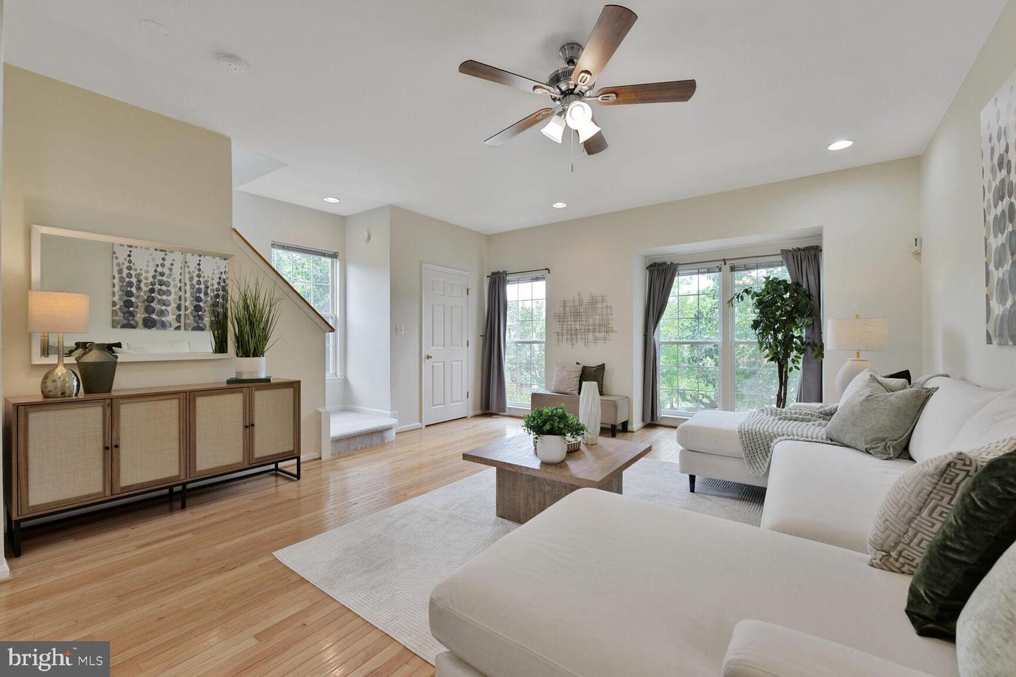 45571 TRESTLE TER, STERLING, Virginia 20166, 2 Bedrooms Bedrooms, ,2 BathroomsBathrooms,Residential,For sale,45571 TRESTLE TER,VALO2098772 MLS # VALO2098772