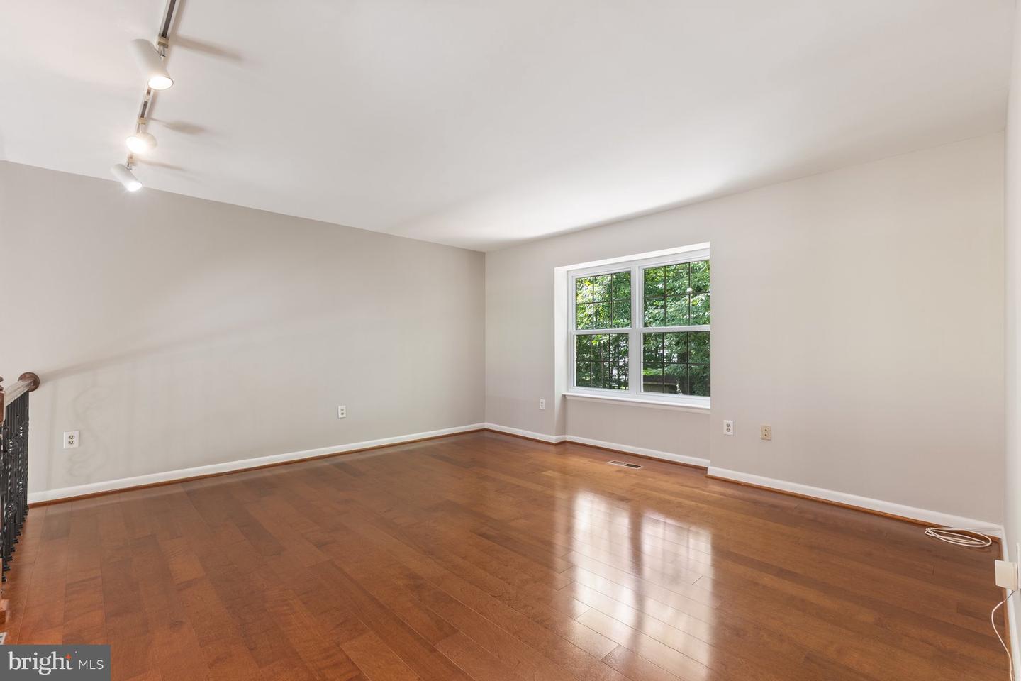 5596 NEDDLETON AVE, WOODBRIDGE, Virginia 22193, 3 Bedrooms Bedrooms, ,2 BathroomsBathrooms,Residential,For sale,5596 NEDDLETON AVE,VAPW2097174 MLS # VAPW2097174