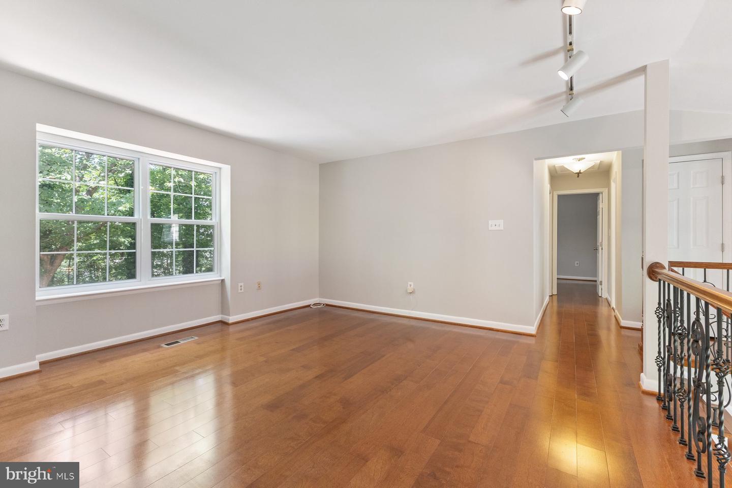5596 NEDDLETON AVE, WOODBRIDGE, Virginia 22193, 3 Bedrooms Bedrooms, ,2 BathroomsBathrooms,Residential,For sale,5596 NEDDLETON AVE,VAPW2097174 MLS # VAPW2097174