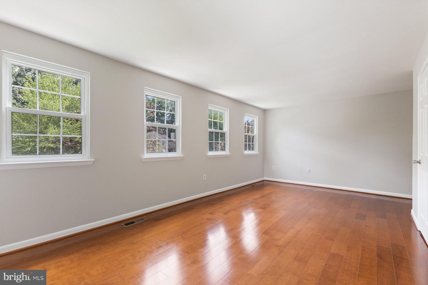 5596 NEDDLETON AVE, WOODBRIDGE, Virginia 22193, 3 Bedrooms Bedrooms, ,2 BathroomsBathrooms,Residential,For sale,5596 NEDDLETON AVE,VAPW2097174 MLS # VAPW2097174