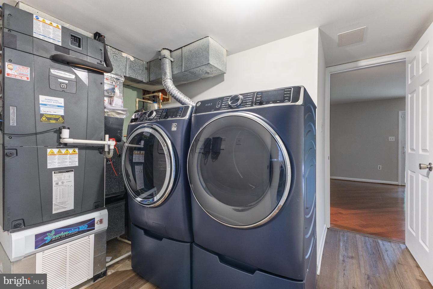 5596 NEDDLETON AVE, WOODBRIDGE, Virginia 22193, 3 Bedrooms Bedrooms, ,2 BathroomsBathrooms,Residential,For sale,5596 NEDDLETON AVE,VAPW2097174 MLS # VAPW2097174