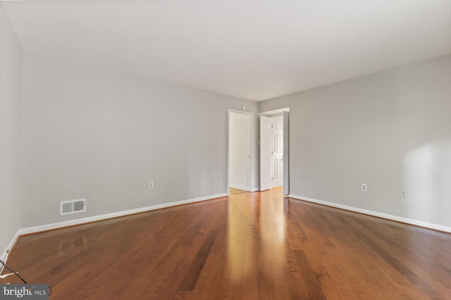 5596 NEDDLETON AVE, WOODBRIDGE, Virginia 22193, 3 Bedrooms Bedrooms, ,2 BathroomsBathrooms,Residential,For sale,5596 NEDDLETON AVE,VAPW2097174 MLS # VAPW2097174