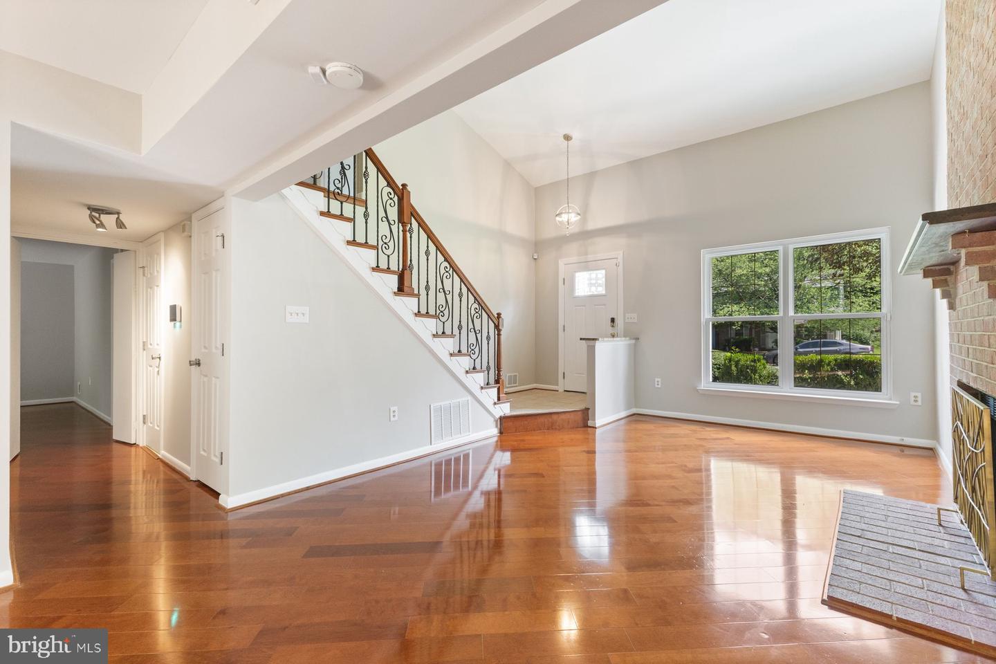 5596 NEDDLETON AVE, WOODBRIDGE, Virginia 22193, 3 Bedrooms Bedrooms, ,2 BathroomsBathrooms,Residential,For sale,5596 NEDDLETON AVE,VAPW2097174 MLS # VAPW2097174