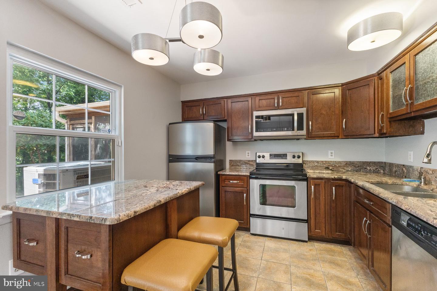 5596 NEDDLETON AVE, WOODBRIDGE, Virginia 22193, 3 Bedrooms Bedrooms, ,2 BathroomsBathrooms,Residential,For sale,5596 NEDDLETON AVE,VAPW2097174 MLS # VAPW2097174
