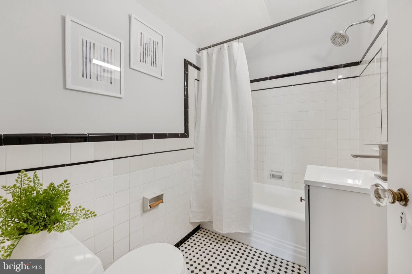 4413 BUTTERWORTH PL NW, WASHINGTON, District Of Columbia 20016, 4 Bedrooms Bedrooms, ,3 BathroomsBathrooms,Residential,For sale,4413 BUTTERWORTH PL NW,DCDC2206224 MLS # DCDC2206224