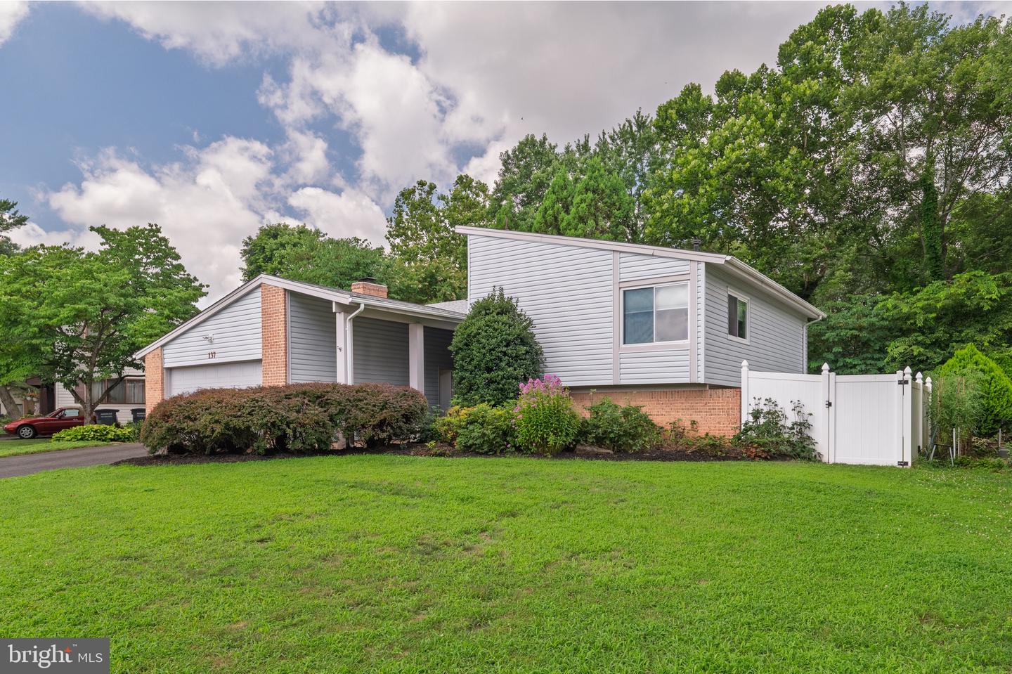 137 S FOX RD, STERLING, Virginia 20164, 3 Bedrooms Bedrooms, ,2 BathroomsBathrooms,Residential,For sale,137 S FOX RD,VALO2100212 MLS # VALO2100212
