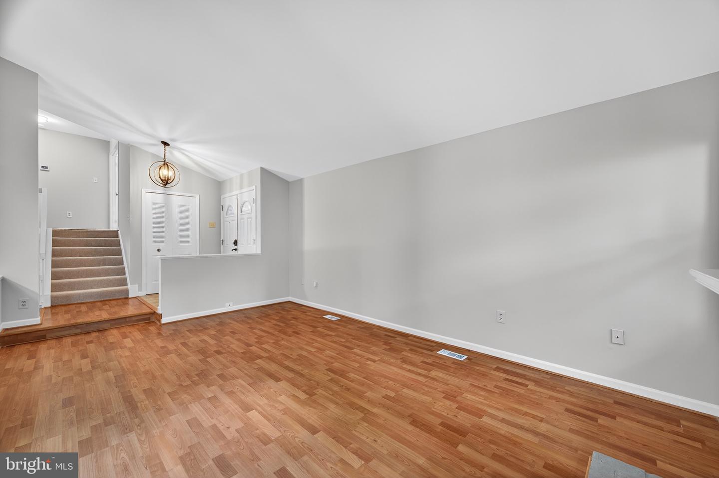 137 S FOX RD, STERLING, Virginia 20164, 3 Bedrooms Bedrooms, ,2 BathroomsBathrooms,Residential,For sale,137 S FOX RD,VALO2100212 MLS # VALO2100212