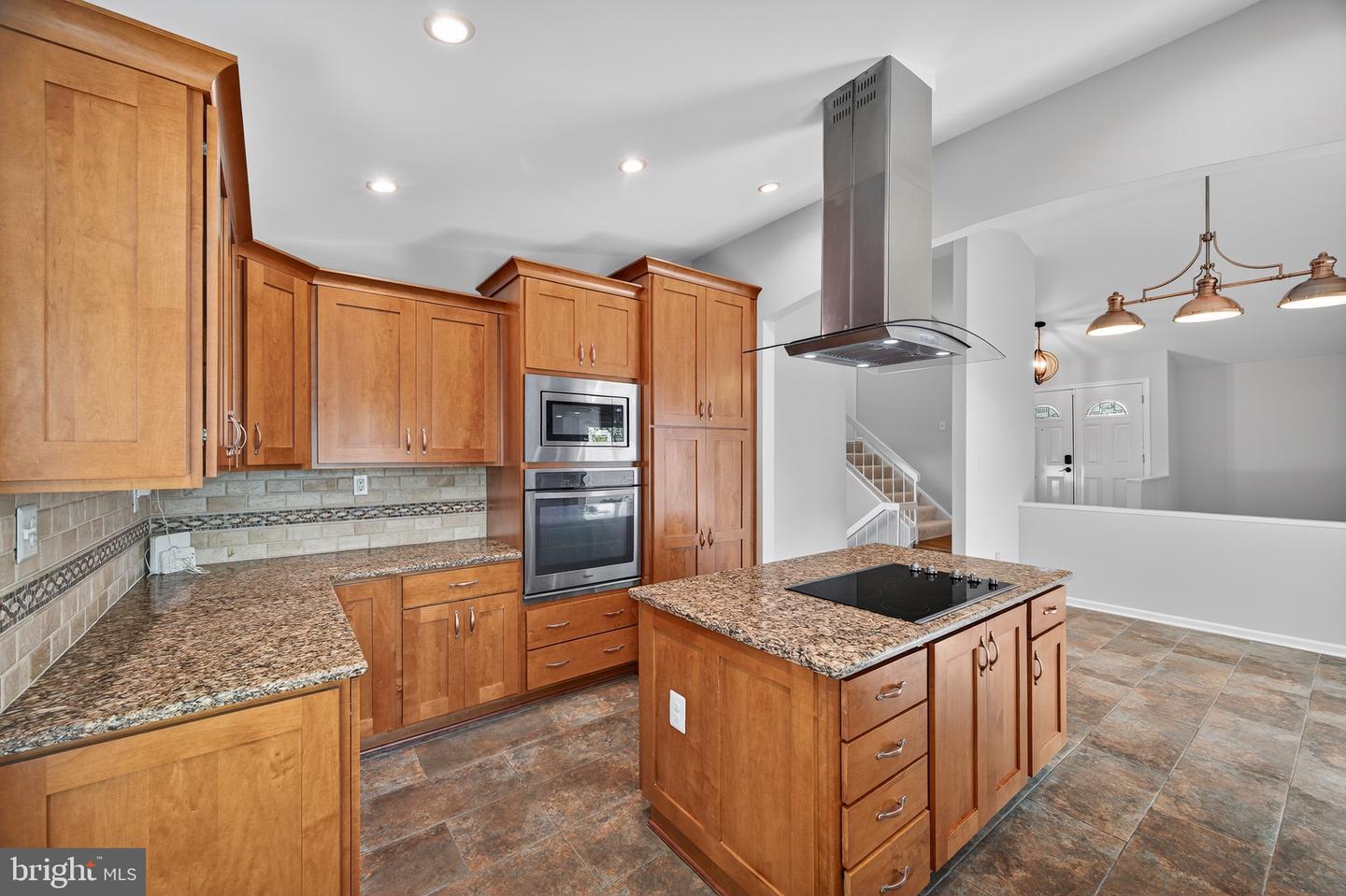 137 S FOX RD, STERLING, Virginia 20164, 3 Bedrooms Bedrooms, ,2 BathroomsBathrooms,Residential,For sale,137 S FOX RD,VALO2100212 MLS # VALO2100212