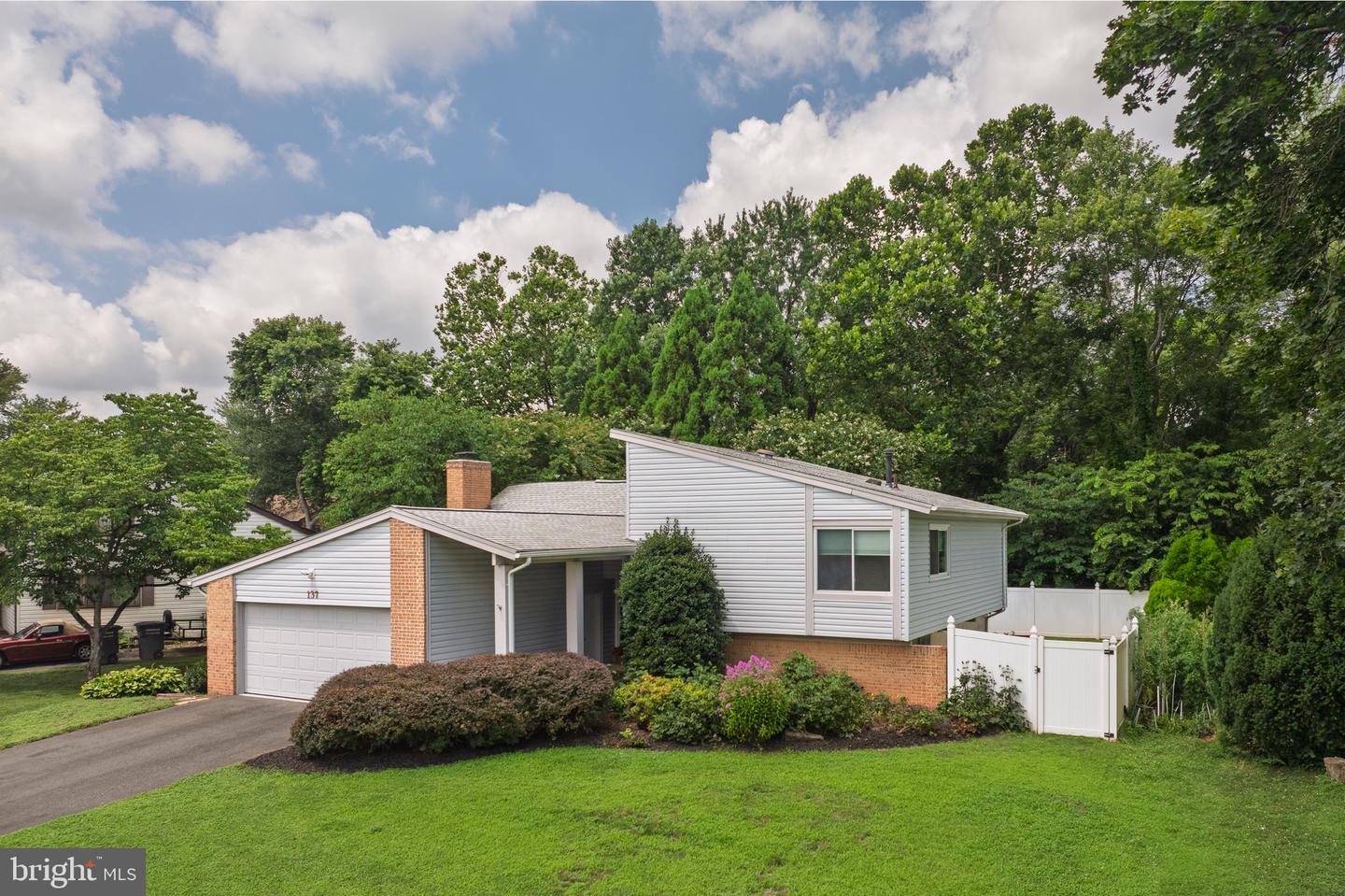 137 S FOX RD, STERLING, Virginia 20164, 3 Bedrooms Bedrooms, ,2 BathroomsBathrooms,Residential,For sale,137 S FOX RD,VALO2100212 MLS # VALO2100212