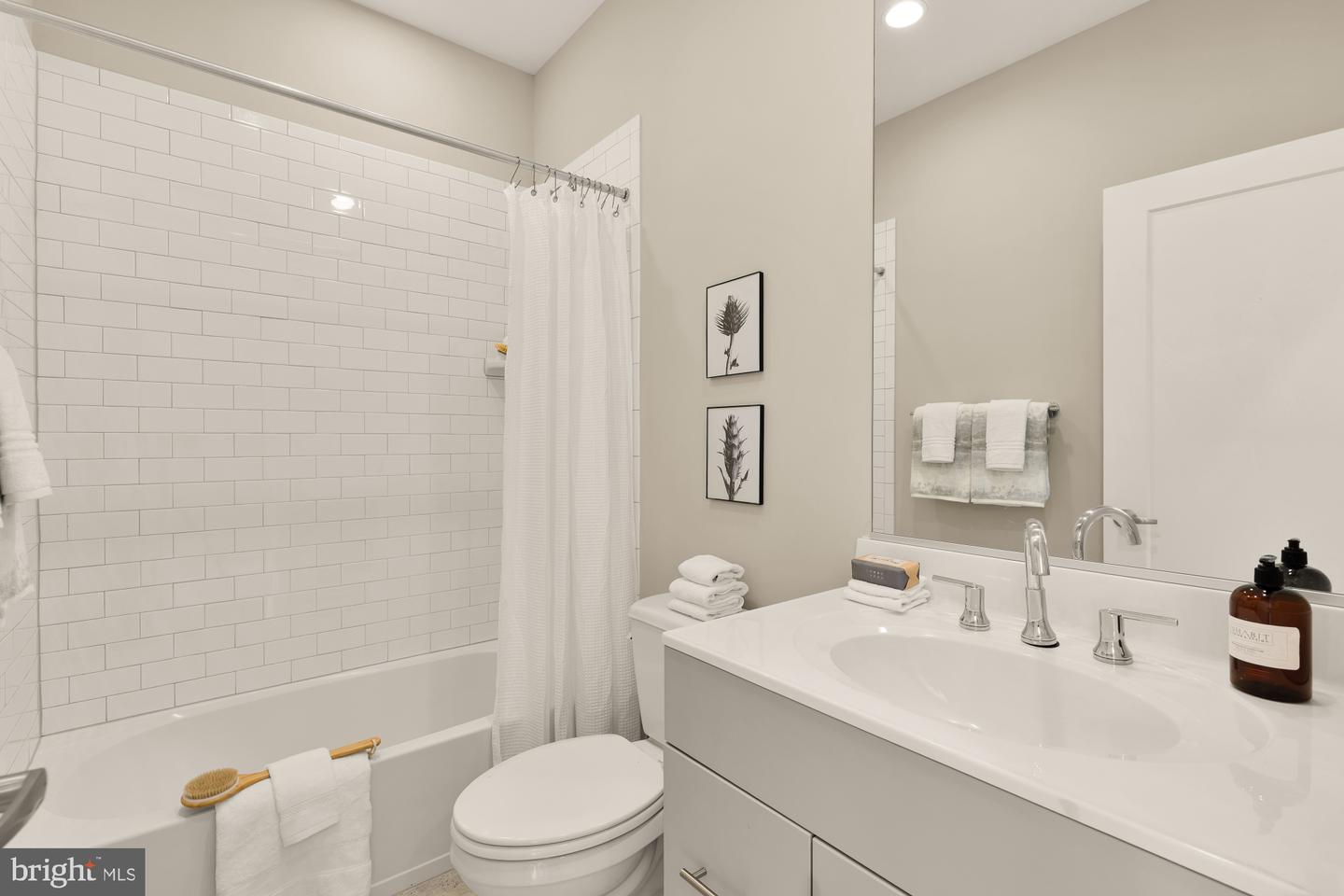 3052 7TH ST NE, WASHINGTON, District Of Columbia 20017, 4 Bedrooms Bedrooms, ,3 BathroomsBathrooms,Residential,For sale,3052 7TH ST NE,DCDC2207912 MLS # DCDC2207912