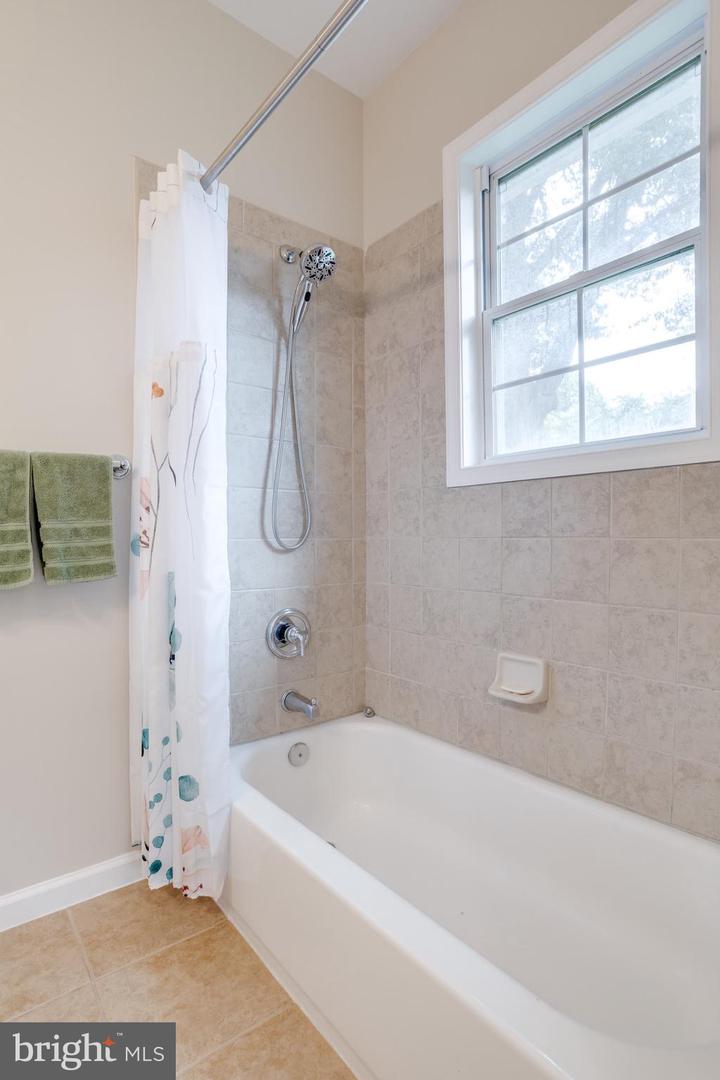 5519 HINTON ST, SPRINGFIELD, Virginia 22151, 7 Bedrooms Bedrooms, ,5 BathroomsBathrooms,Residential,For sale,5519 HINTON ST,VAFX2252494 MLS # VAFX2252494