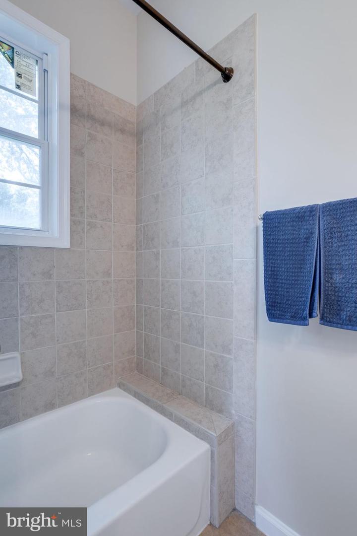 5519 HINTON ST, SPRINGFIELD, Virginia 22151, 7 Bedrooms Bedrooms, ,5 BathroomsBathrooms,Residential,For sale,5519 HINTON ST,VAFX2252494 MLS # VAFX2252494