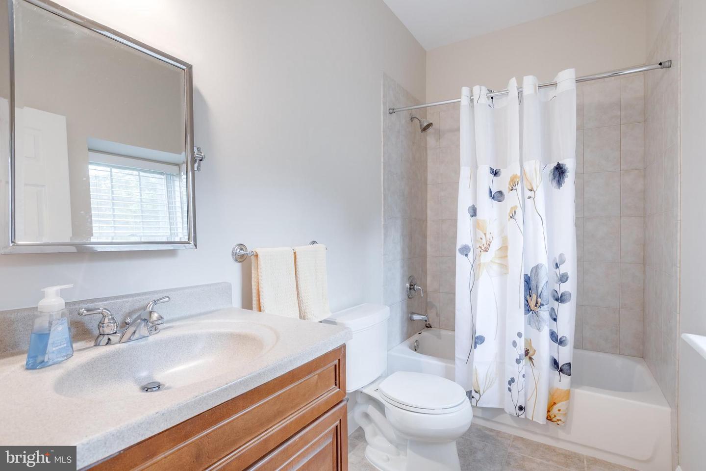 5519 HINTON ST, SPRINGFIELD, Virginia 22151, 7 Bedrooms Bedrooms, ,5 BathroomsBathrooms,Residential,For sale,5519 HINTON ST,VAFX2252494 MLS # VAFX2252494